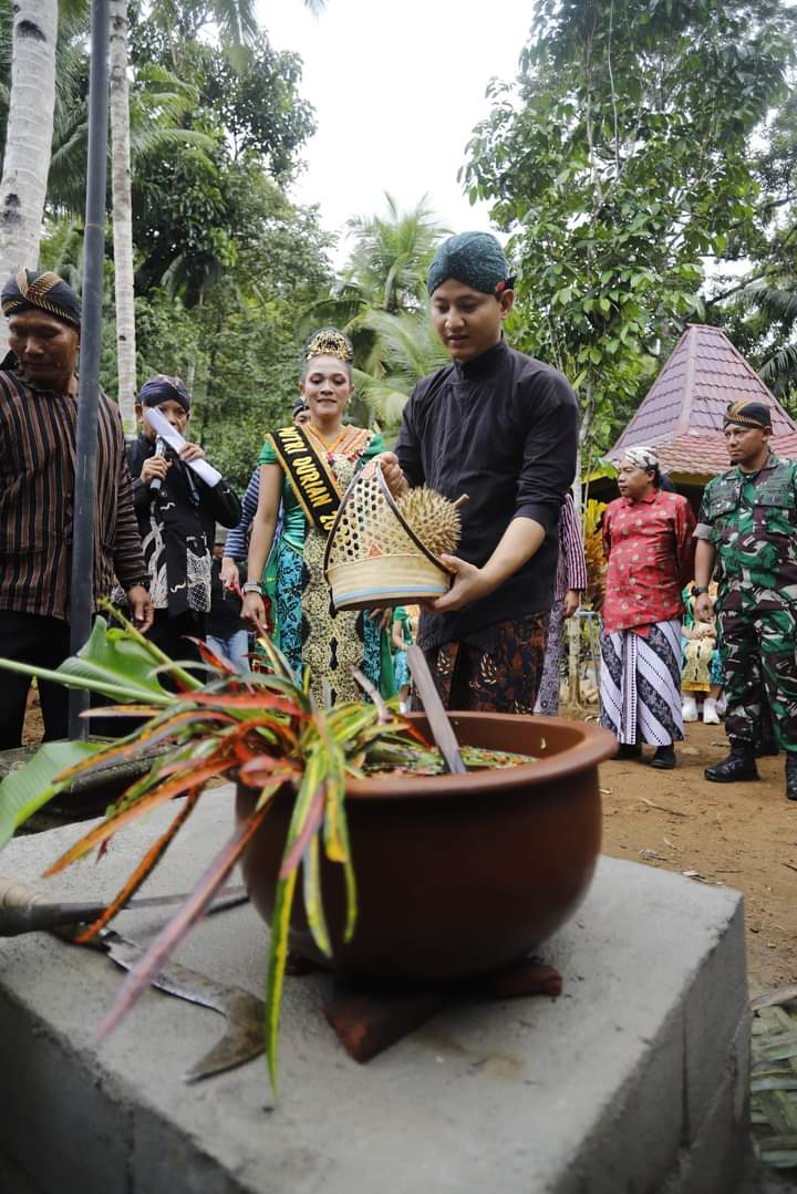 Metri Durian Mas Ipin Siratkan Jaga Alam, Alam Akan Berikan&nbsp;Keberkahan