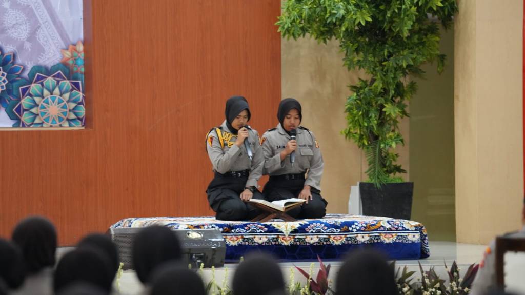 Program Pendidikan Siswa Qur’ani Cetak Polwan Berprestasi Dengan Keagamaan&nbsp;Kuat
