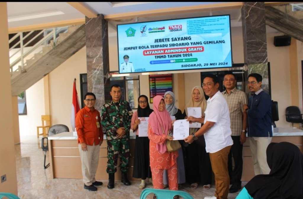 Sosialisasi dan Pelayanan Integrasi Administrasi Penduduk Gratis di Desa Penambangan, Wujud Komitmen TMMD Ke-120 Sidoarjo yang Gemilang