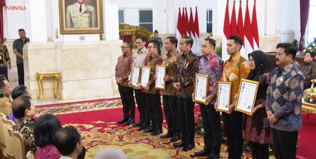 Dalam SPBE Summit 2024 dan Peluncuran INA Digital Surabaya, Banyuwangi, dan Tuban Raih Anugerah Digital Government&nbsp;Award