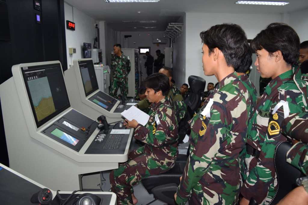 Asah Kemampuan, Siswa Pusdiklek Kodiklatal Laksanakan Latihan Teknologi Sistem Kendali&nbsp;Senjata