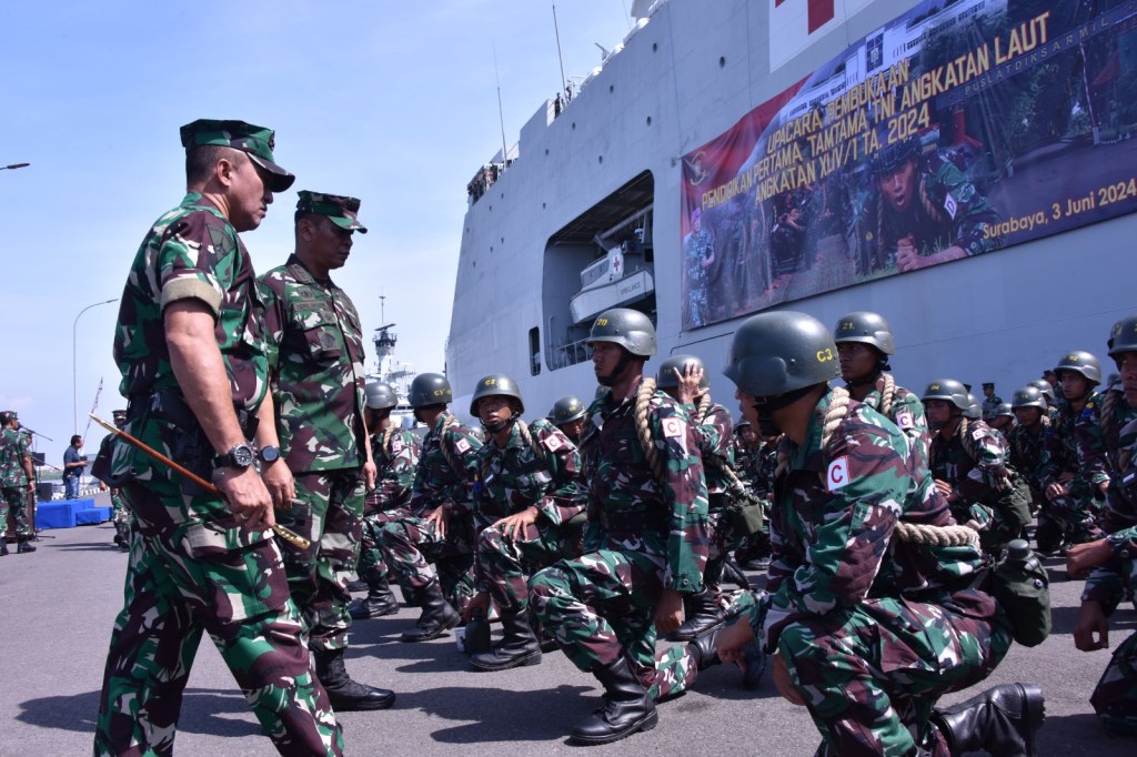 Perdana, Dankodiklatal Buka Dikmata TNI AL Angkatan 44 Gelombang 1 Di Tepi&nbsp;Laut