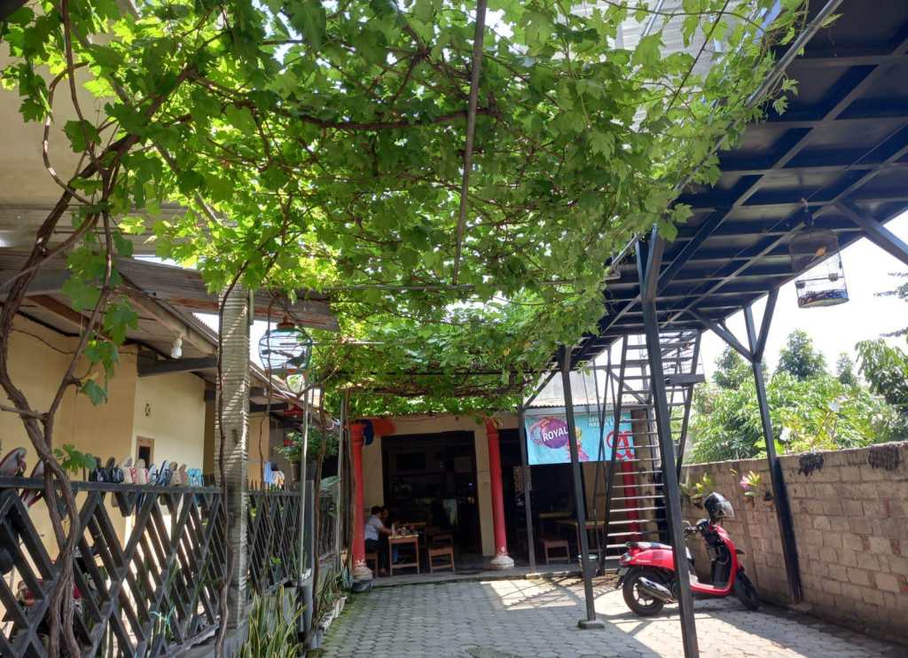 Ratusan Penikmat Kopi Warung Sor Anggur Berkunjung Silih Berganti Ke Warung Dari Berbagai Kalangan Profesi Di Kelurahan Banaran Kota&nbsp;Kediri