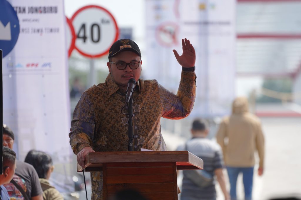 Resmi Dibuka, Mas Dhito Ajak Masyarakat Rawat Jembatan&nbsp;Jongbiru