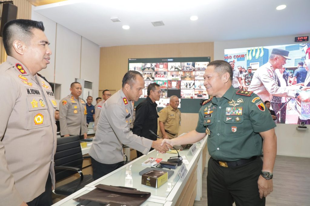 Mayjen TNI Rafael Terjunkan Ribuan Personil, Amankan Peringatan 1 Suro dan Suron&nbsp;Agung