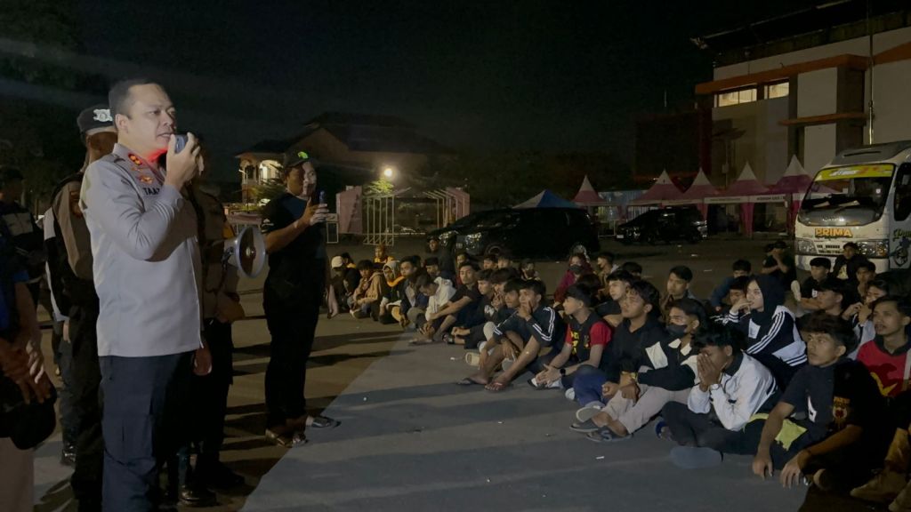 Suran Agung, Polres Tulungagung Kawal Ratusan Pesilat Menuju&nbsp;Madiun