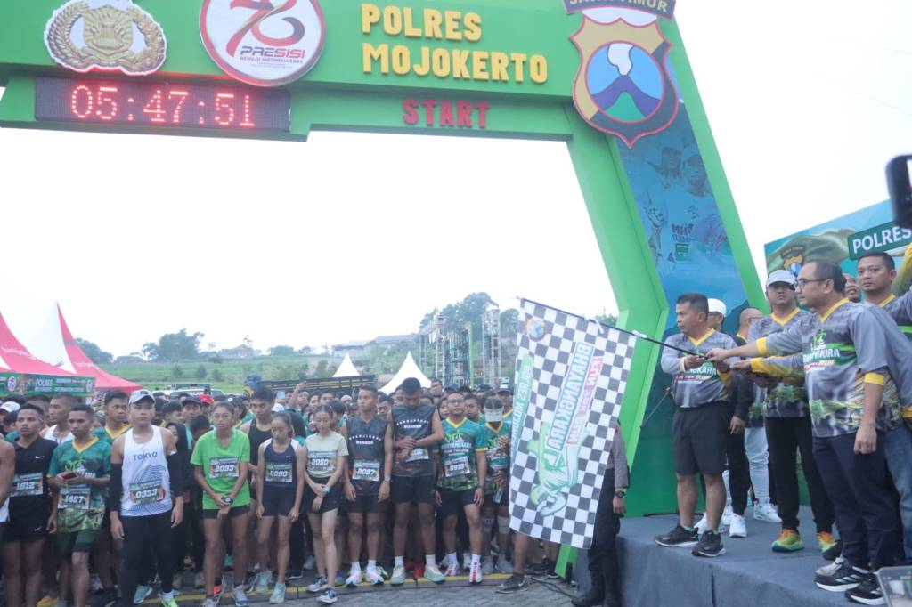 Ribuan Peserta Bhayangkara Fun Run 7,8 Km Polres Mojokerto Dongkrak Pariwisata&nbsp;Trawas