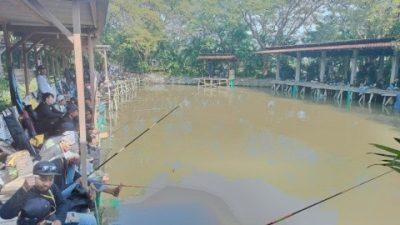 Sinergi DPRD dan Disbudpar Jatim, Ratusan Pemancing Lokal Adu Skill Monstero Fishing Park&nbsp;Sidoarjo