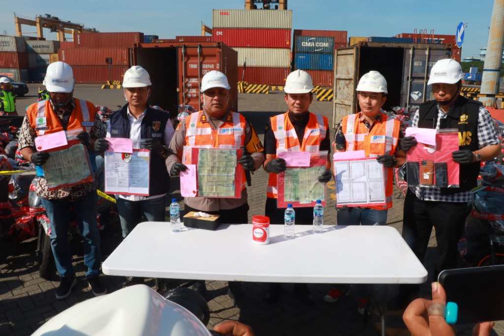 Polres Tanjung Perak Bongkar Kasus Penggelapan dan Penadahan Jaringan&nbsp;Internasional