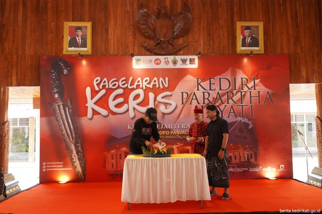 Pagelaran Keris Meriahkan Hari Jadi Kabupaten Kediri&nbsp;Ke-1220
