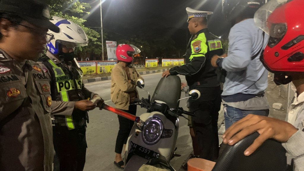 Jelang Pilkada 2024, Polres Pelabuhan Tanjung Perak Gelar Patroli Skala Besar Gabungan TNI –&nbsp;Polri