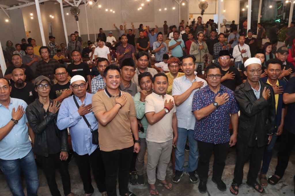 Jalin Sinergi Jaga Kamtibmas, Kapolres Sampang Ajak Ratusan Awak Media Ngopi&nbsp;Bareng