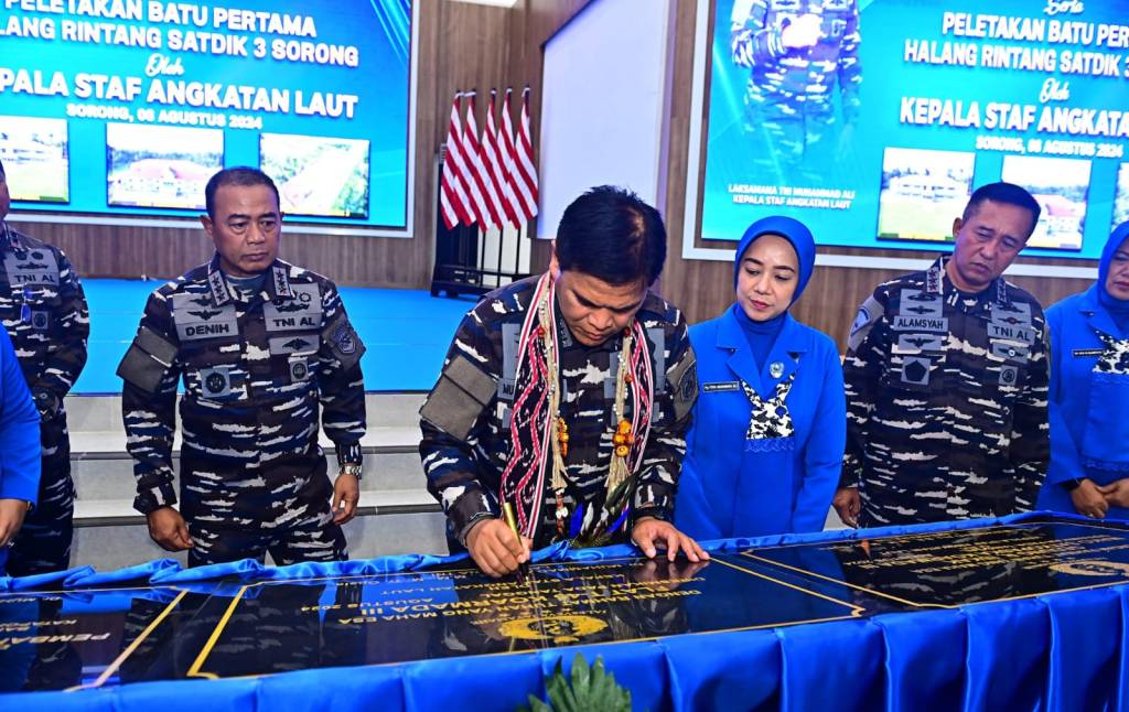 Dankodiklatal Saksikan Peresmian Sejumlah Fasilitas Satuan TNI AL di Sorong&nbsp;Papua