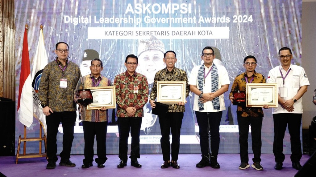 Sekretaris Daerah Kota Mojokerto Raih Penghargaan Sekda Kota Terbaik ADLG Awards&nbsp;2024