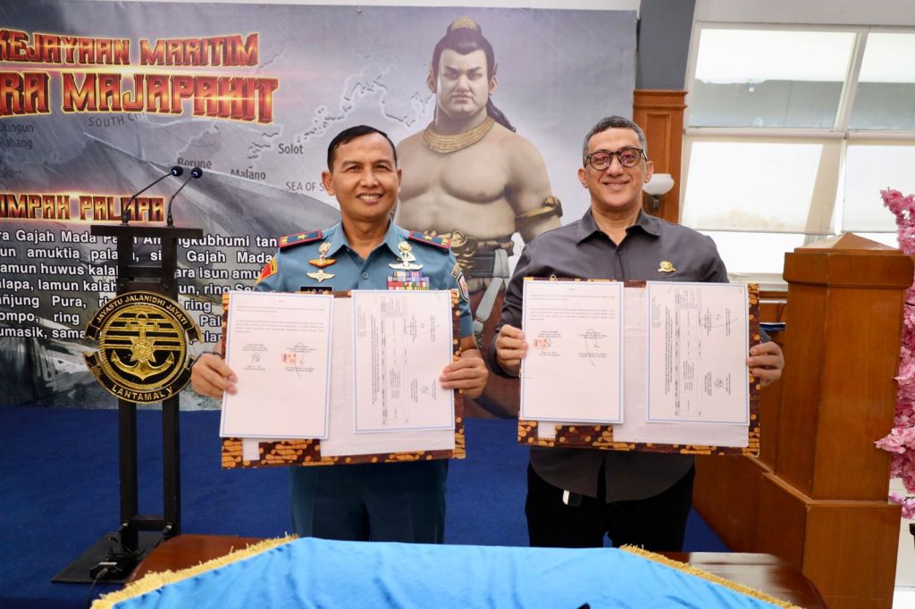 Danlantamal V Tandatangani Berita Acara Serah Terima Alih Status Penggunaan BMN Gedung Serbaguna Graha Samudera&nbsp;Bumimoro